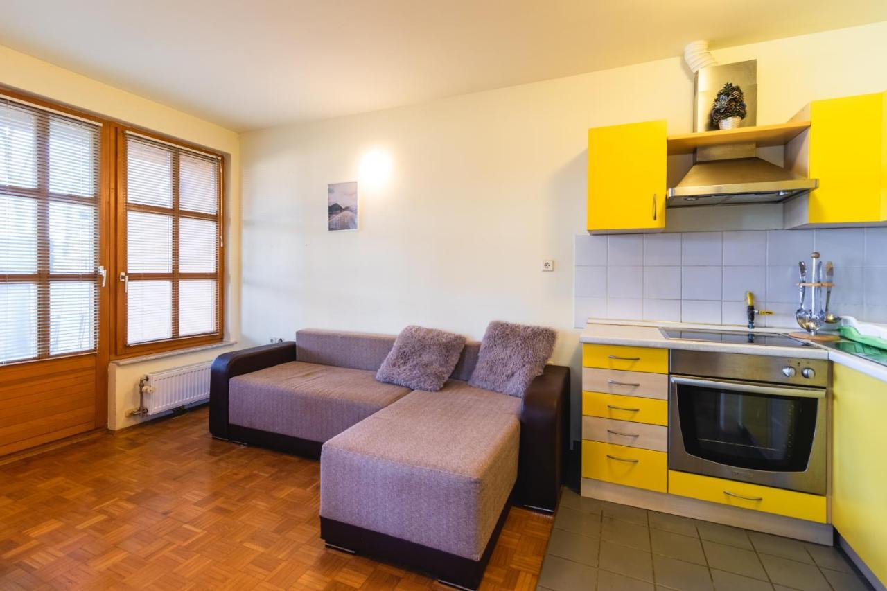 Relax Apartment In Banovci Verzej ภายนอก รูปภาพ