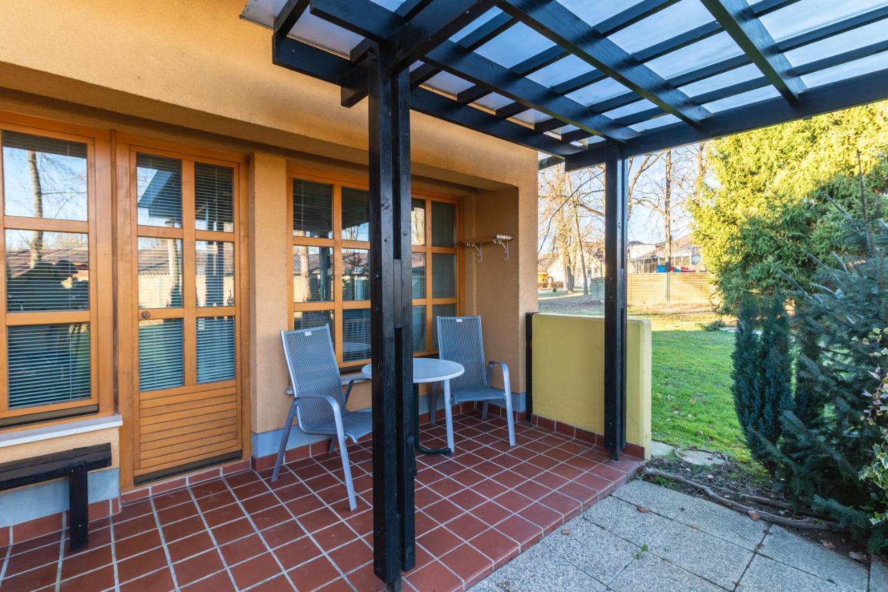 Relax Apartment In Banovci Verzej ภายนอก รูปภาพ